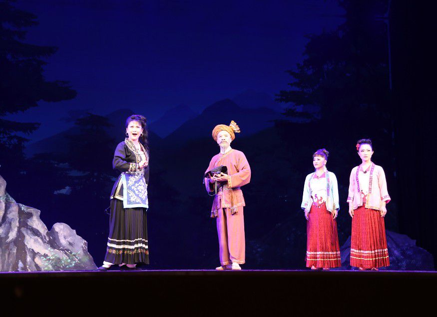 《秦娘美》，黔劇劇目。又名《珠郎與娘美》。黔劇創作組根據梁紹華、梁躍庭的侗戲本《珠郎娘美》 改編。寫侗族...