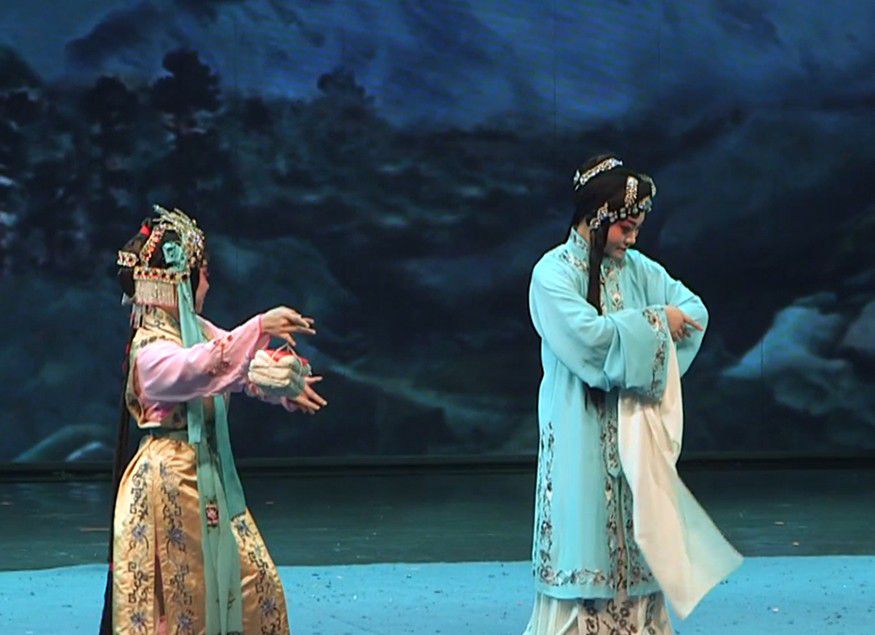 此劇為青衣唱、做工并重戲，尚派代表劇目之一，胡氏失子后，四外奔走尋找親子的情感，重點表現胡氏喜而急、急而...